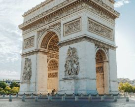 Париж - Трети март - шестдневна