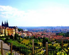 Прага - вълшебна и очарователна, със самолет и обслужване на български език!